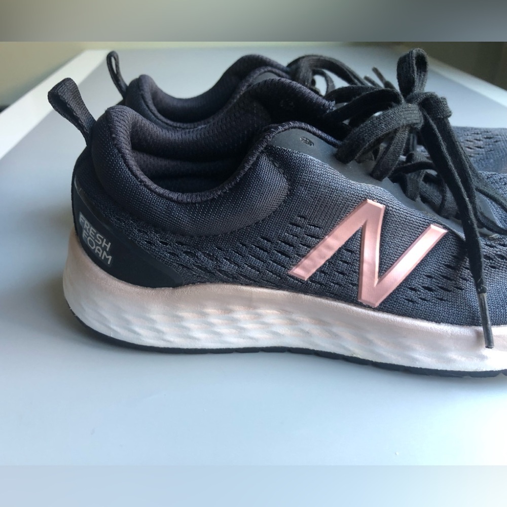 New Balance Fresh Foam Arishi V3 Running Shoes Womens Black Size: US 7 EUR 37.5 - Picture 9 of 14